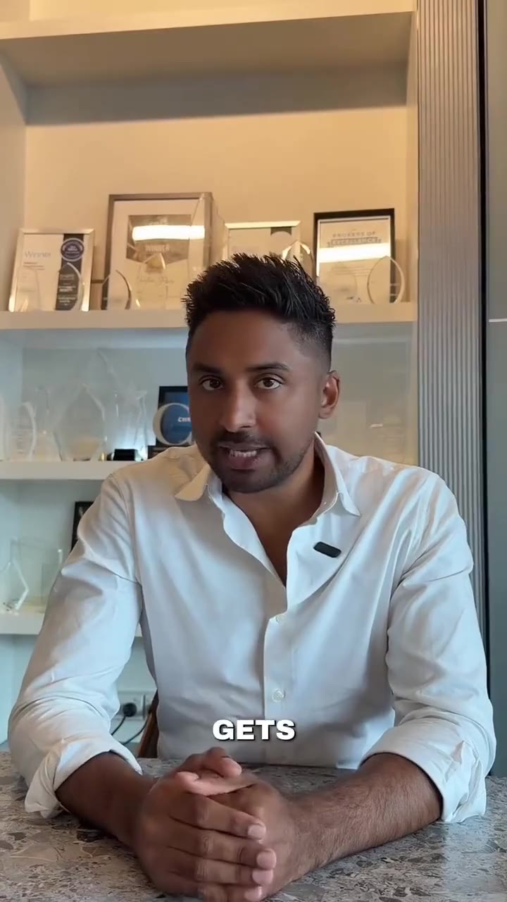 Broker Institute of Australia video ad: man in a white shirt speaking to camera